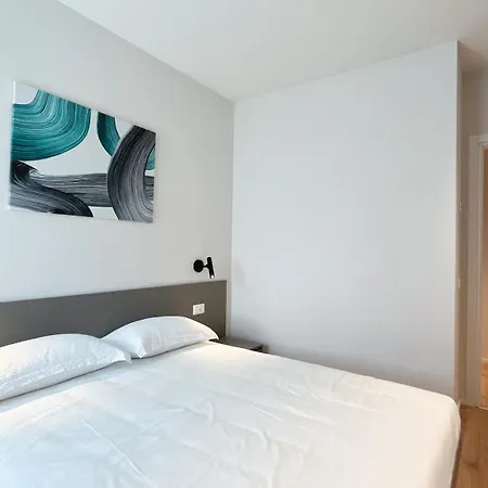 Apartment G *